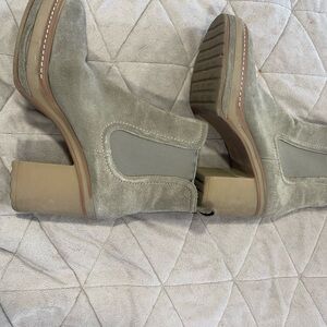 Stylish steve madden Suede Boots- greyish greenish 3 inch heel 7.5